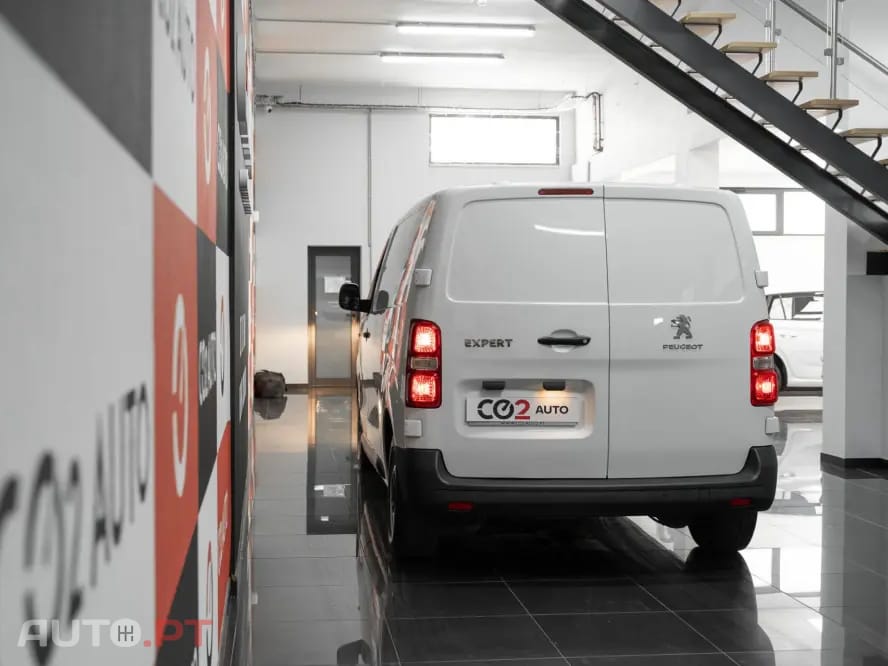 Peugeot Expert Outro
