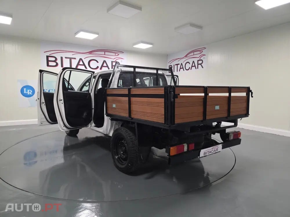 Toyota Hilux 2.4 D-4D 4WD CD CH