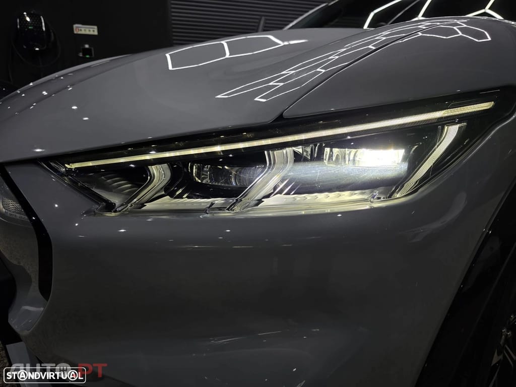 Ford Mustang Mach-E AWD PREMIUM