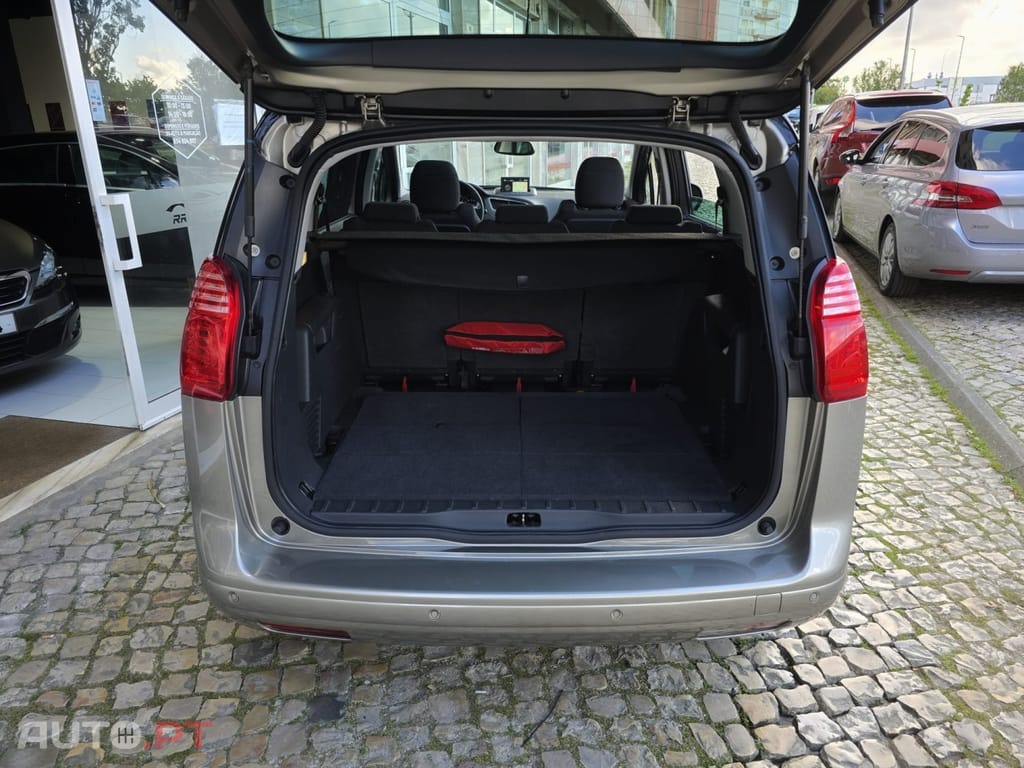 Peugeot 5008 1.6 BlueHDi Allure J17