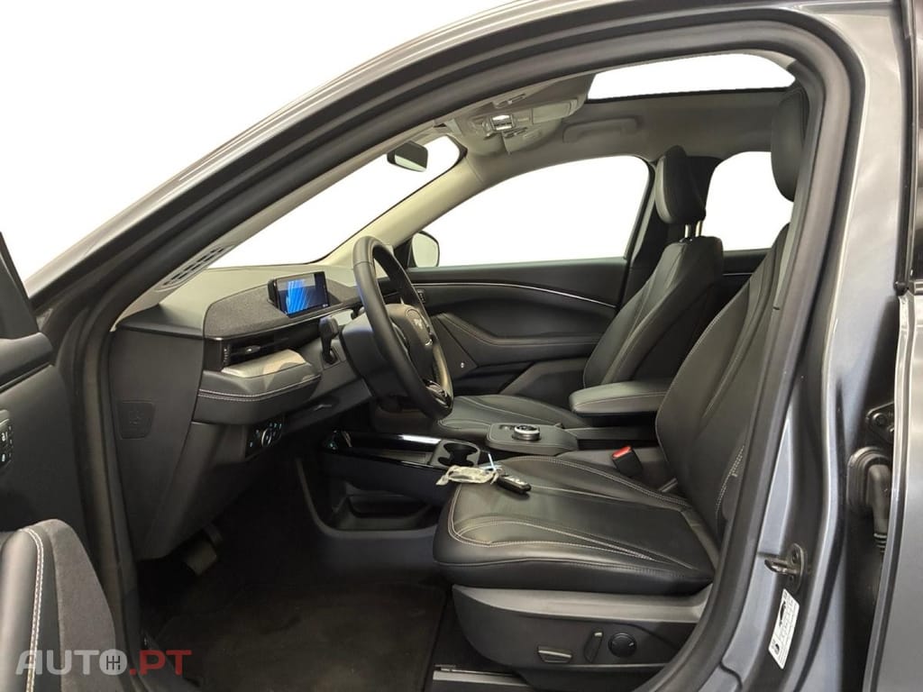 Ford Mustang Mach-E Standard Range