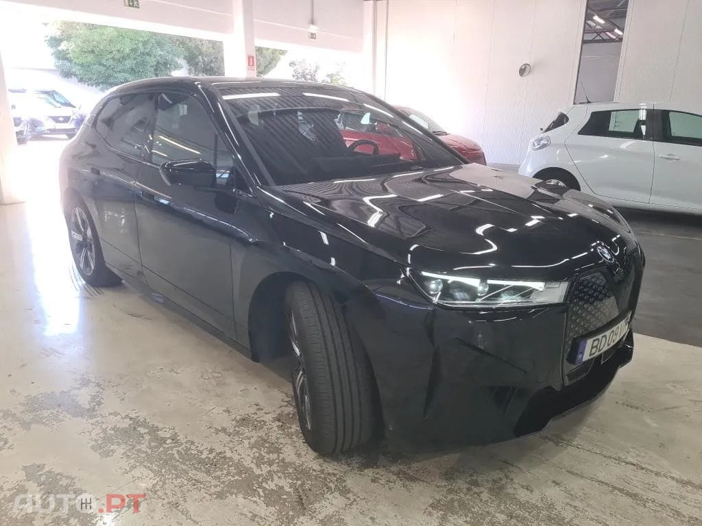 BMW iX xDrive 40