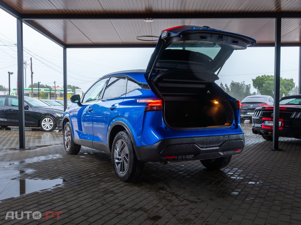 Nissan Qashqai 1.3 DIG-T N-Connecta LED+SKY