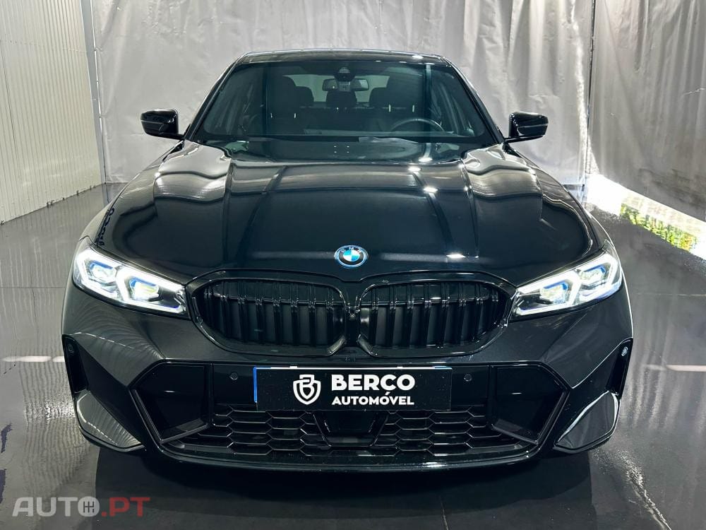 BMW 330 e Pack Desportivo M Auto