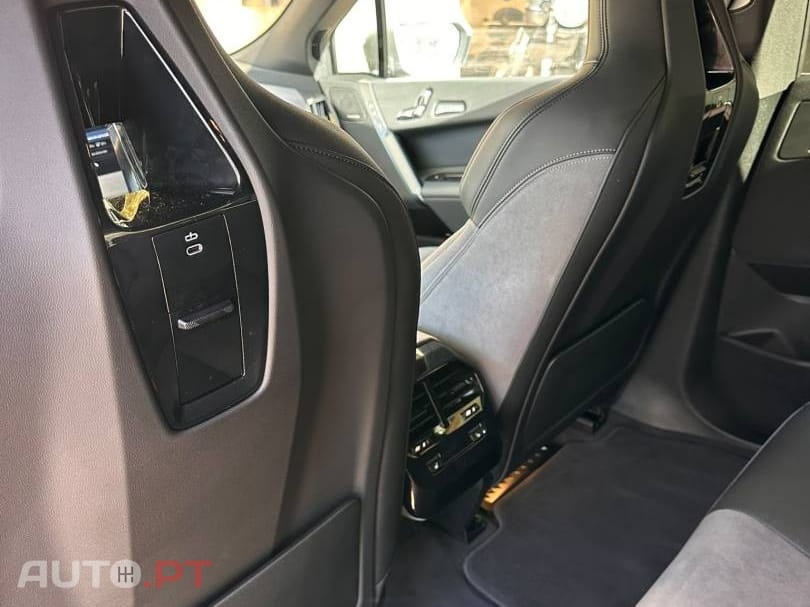 BMW iX xDrive 45 Pack Desportivo