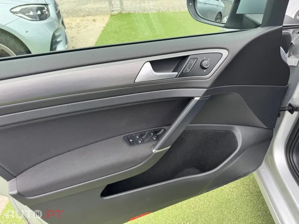Volkswagen Golf Variant 1.6 TDi Highline DSG