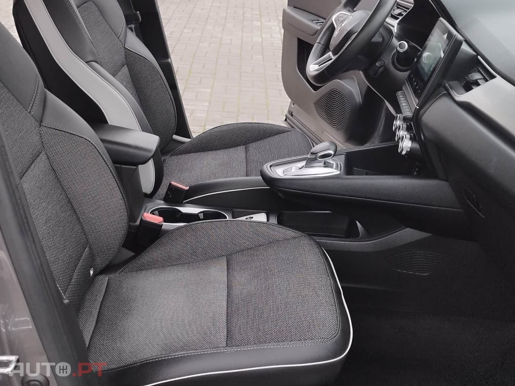 Renault Captur 1.6 E-Tech Plug-In Intens