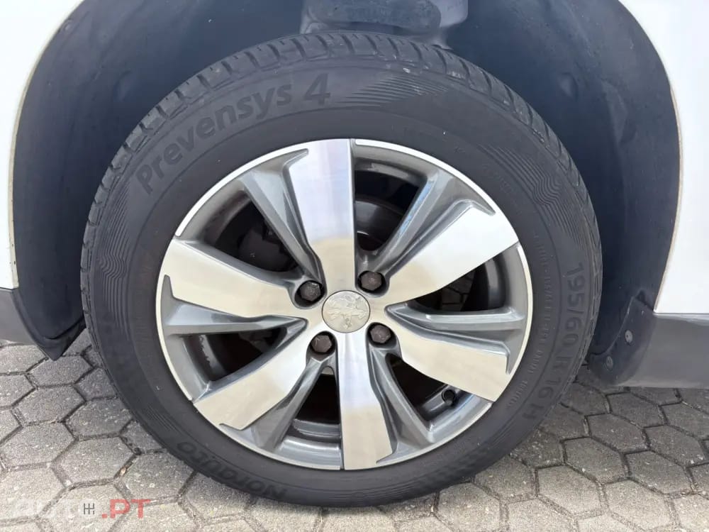 Peugeot 2008 1.6 e-HDi Allure