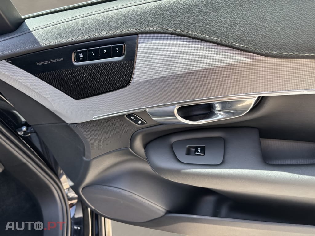 Volvo XC90 2.0 T8 PHEV Plus Bright AWD