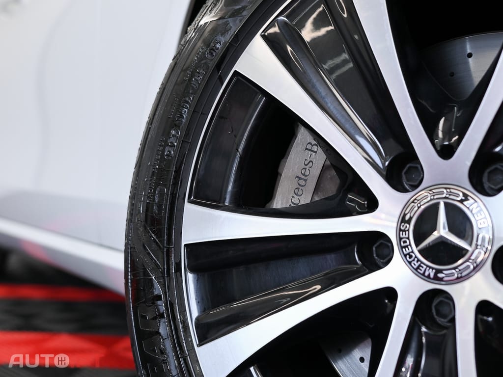 Mercedes-Benz E 300 de 4Matic T 9G-TRONIC Avantgarde