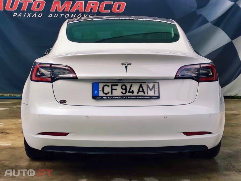 Tesla Model 3 Standard Range Plus RWD