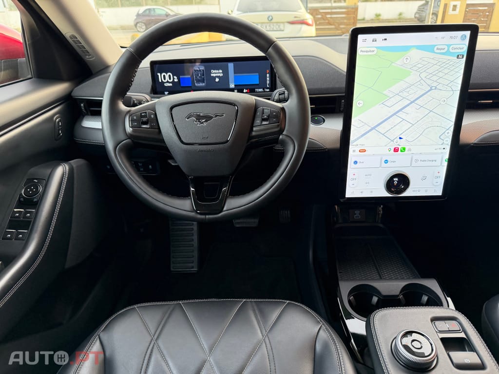 Ford Mustang Mach-E Standard • 75,7 kWh • 294 CV