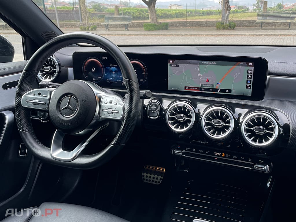 Mercedes-Benz A 250 e 8G-DCT AMG Line