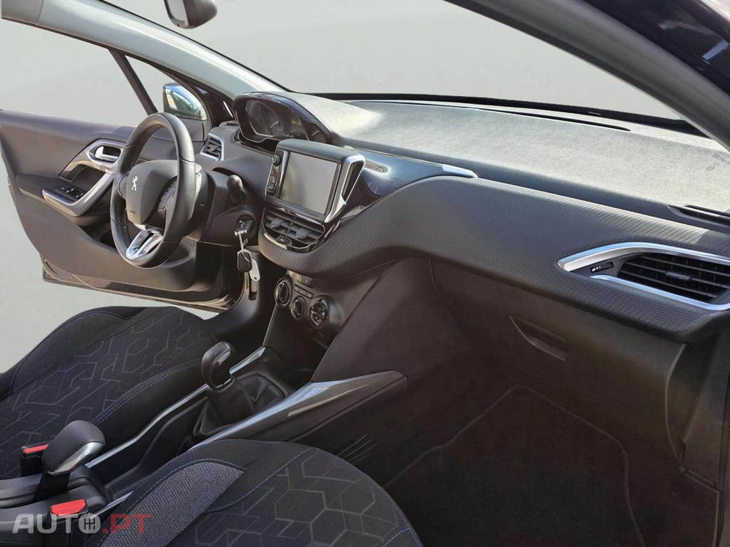 Peugeot 2008 1.2 PureTech Allure