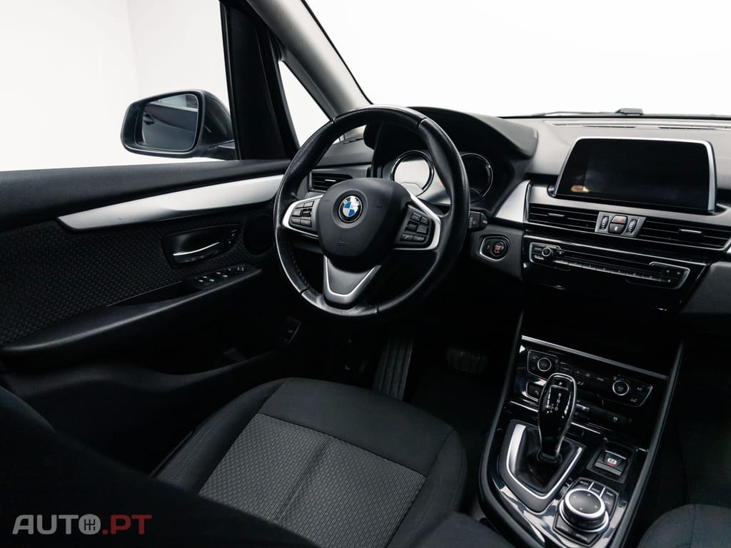 BMW 218 i Advantage Auto