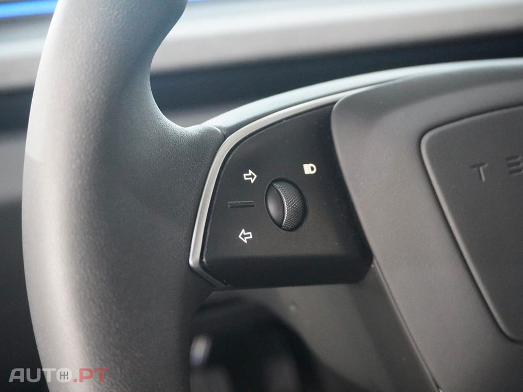 Tesla Model 3 Standard Range Plus RWD