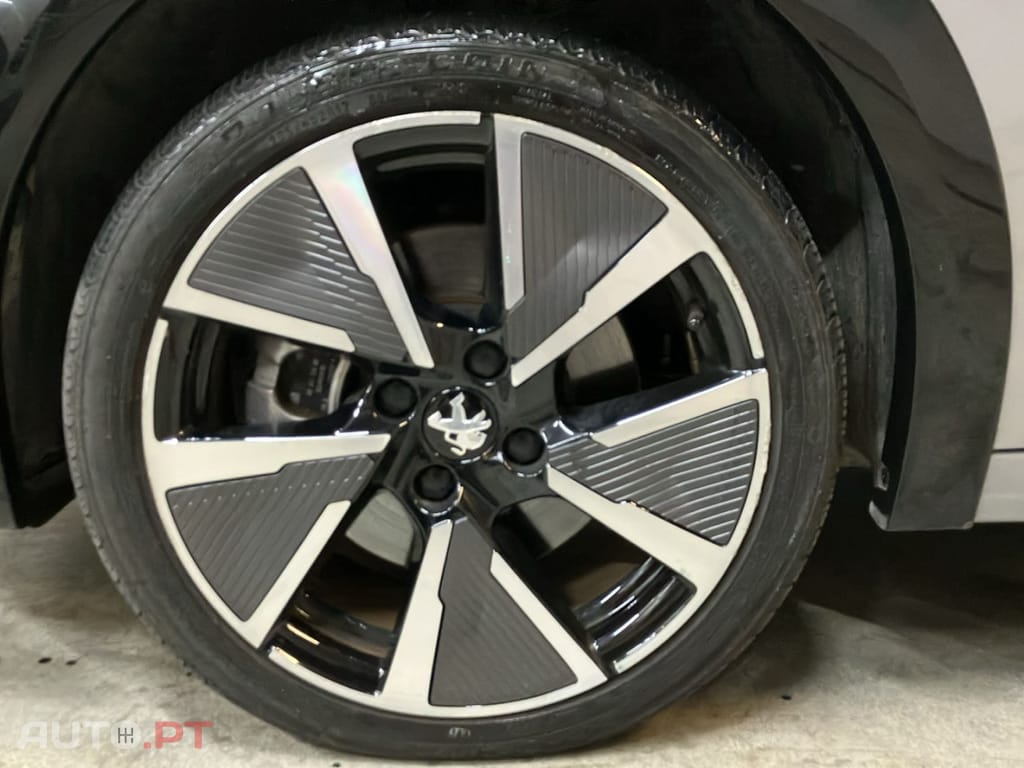 Peugeot E-208 50 KWh GT