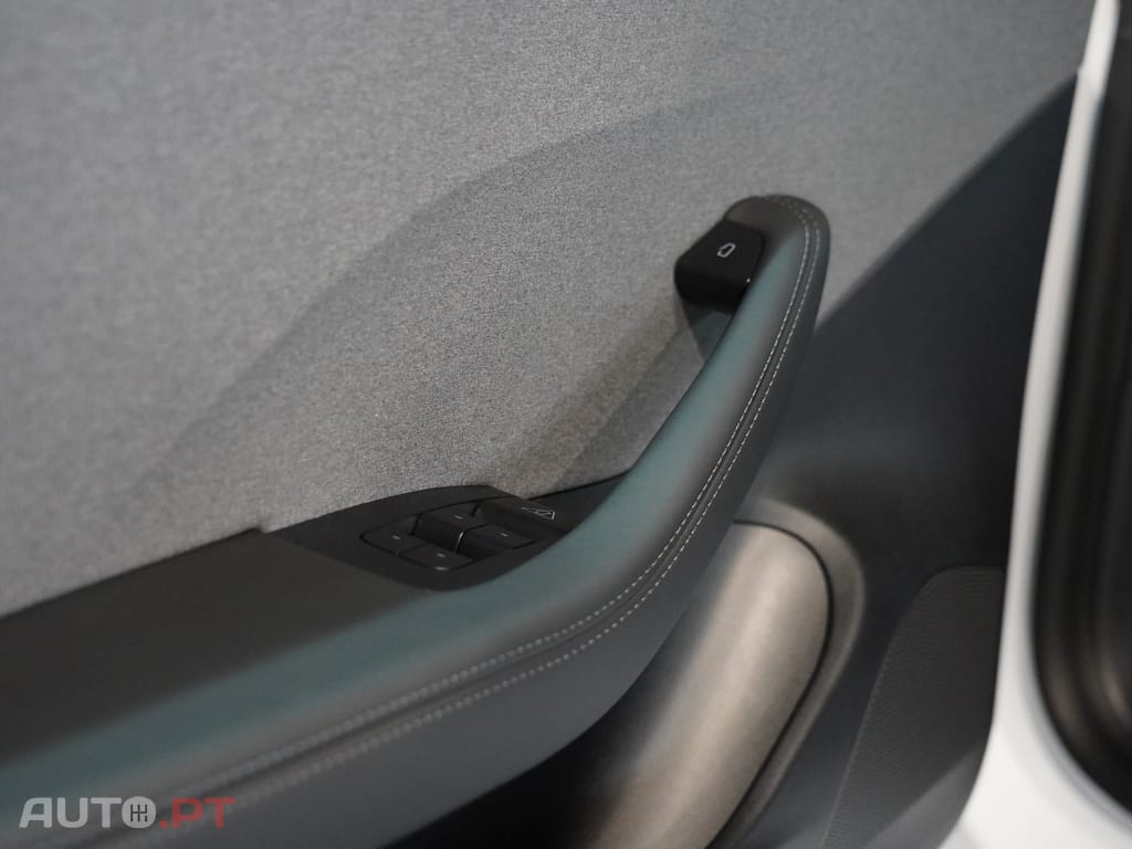 Tesla Model 3 Tração Traseira