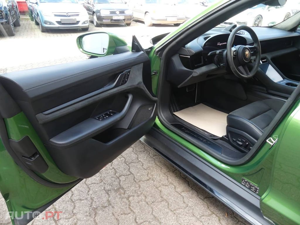 Porsche Taycan ST GTS