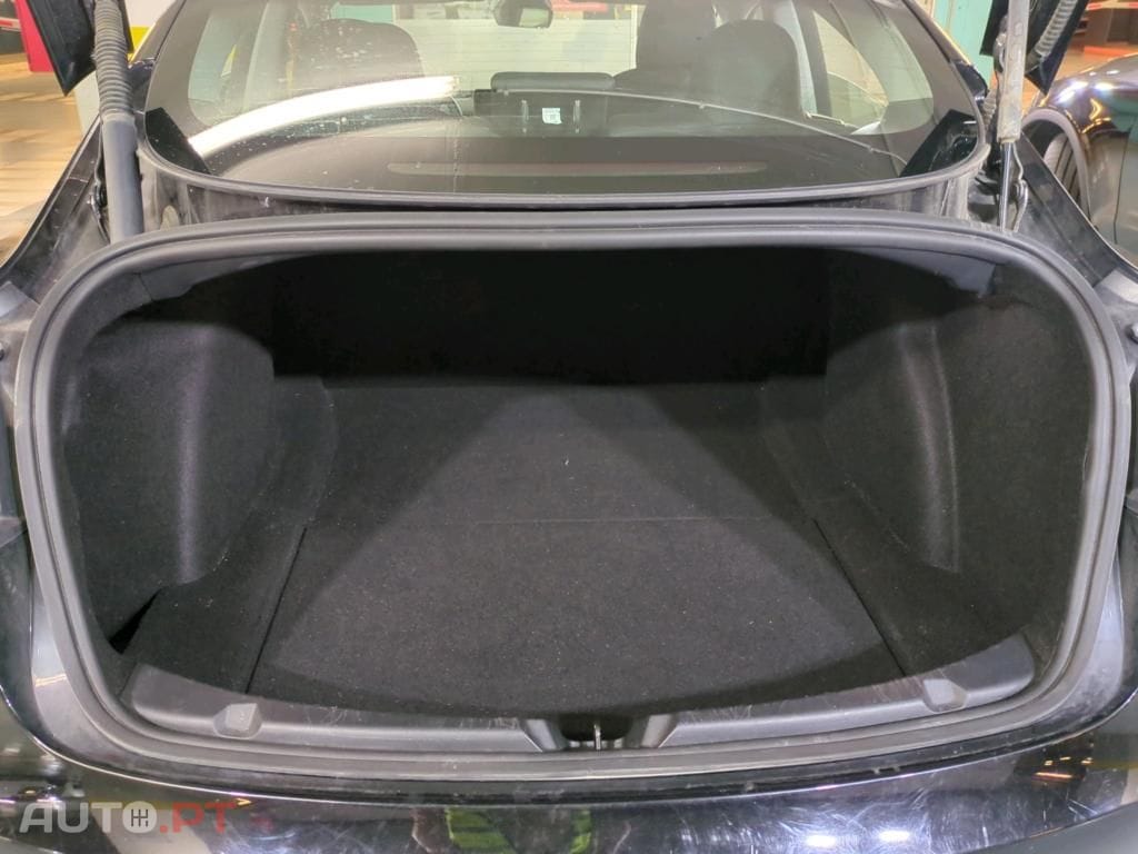 Tesla Model 3 Long-Range Dual Motor AWD