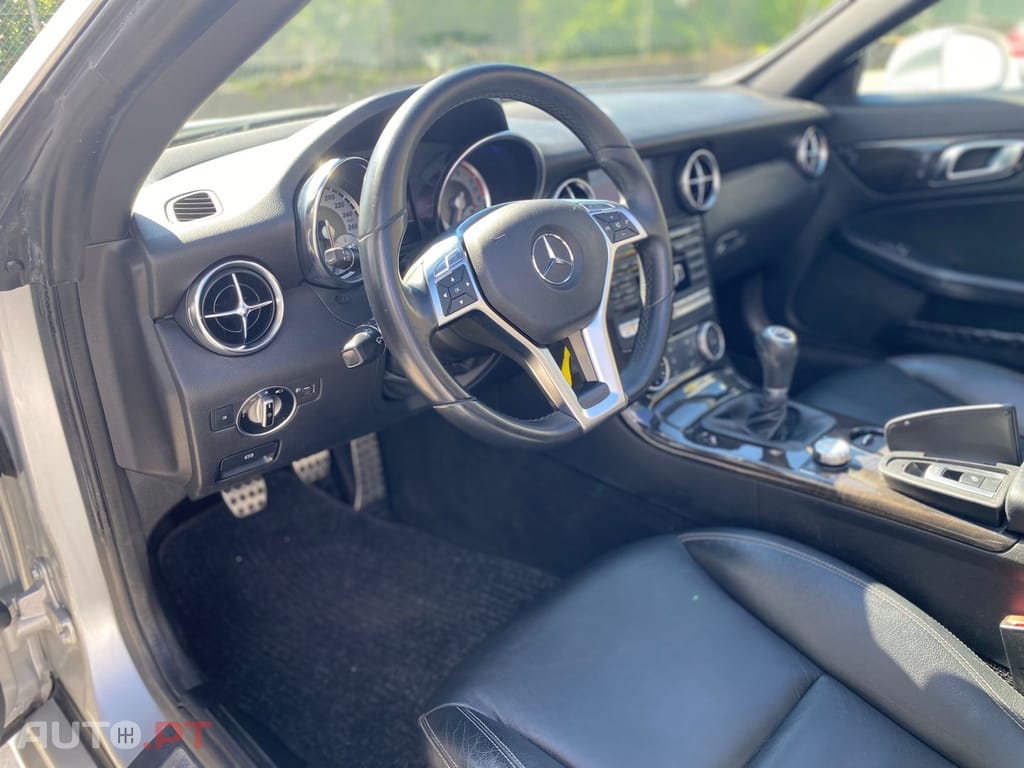 Mercedes-Benz SLK 200 BlueEFFICIENCY Roadster pur