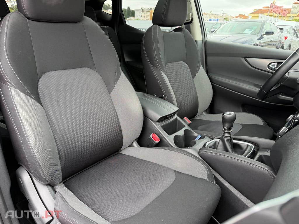 Nissan Qashqai 1.5 dCi N-Connecta J18