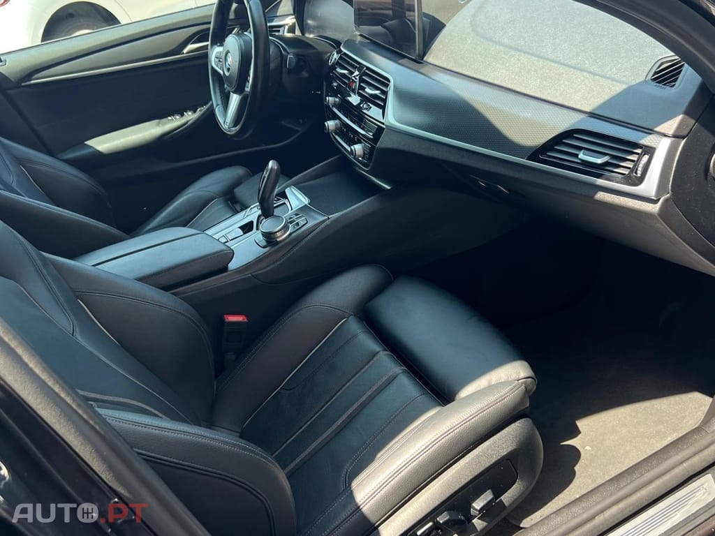 BMW 520 d Pack Desportivo M Auto