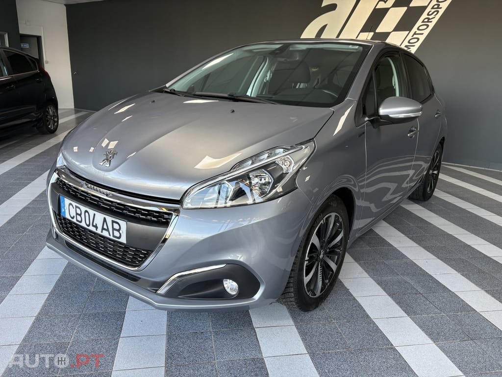 Peugeot 208 1.2 PureTech Signature