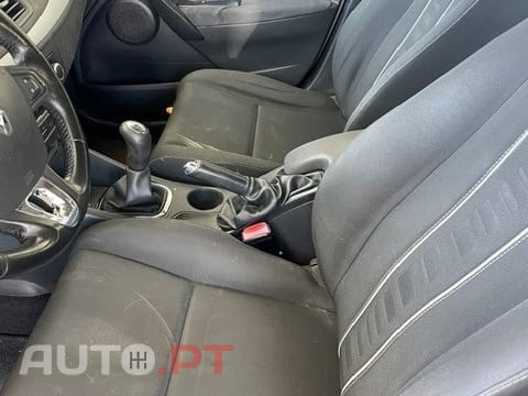 Renault Mégane 1.5 dCi Confort — fotografia 4