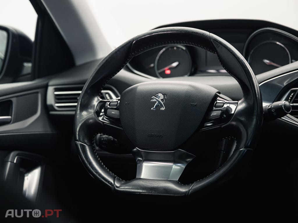Peugeot 308 SW 1.2 PureTech Style J17