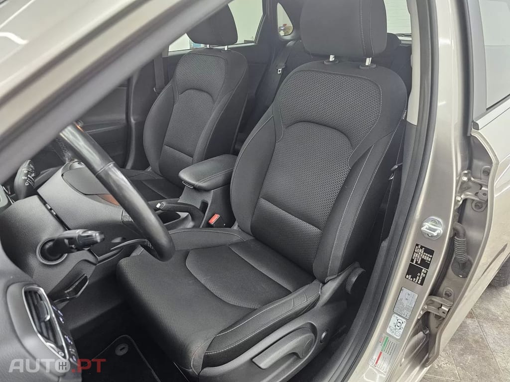 Hyundai i30 1.0 T-GDI Style — fotografia 12