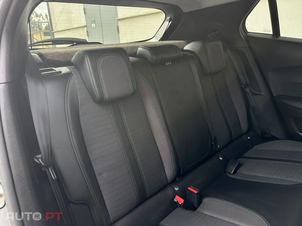 Peugeot 2008 1.2 PureTech Allure Pack