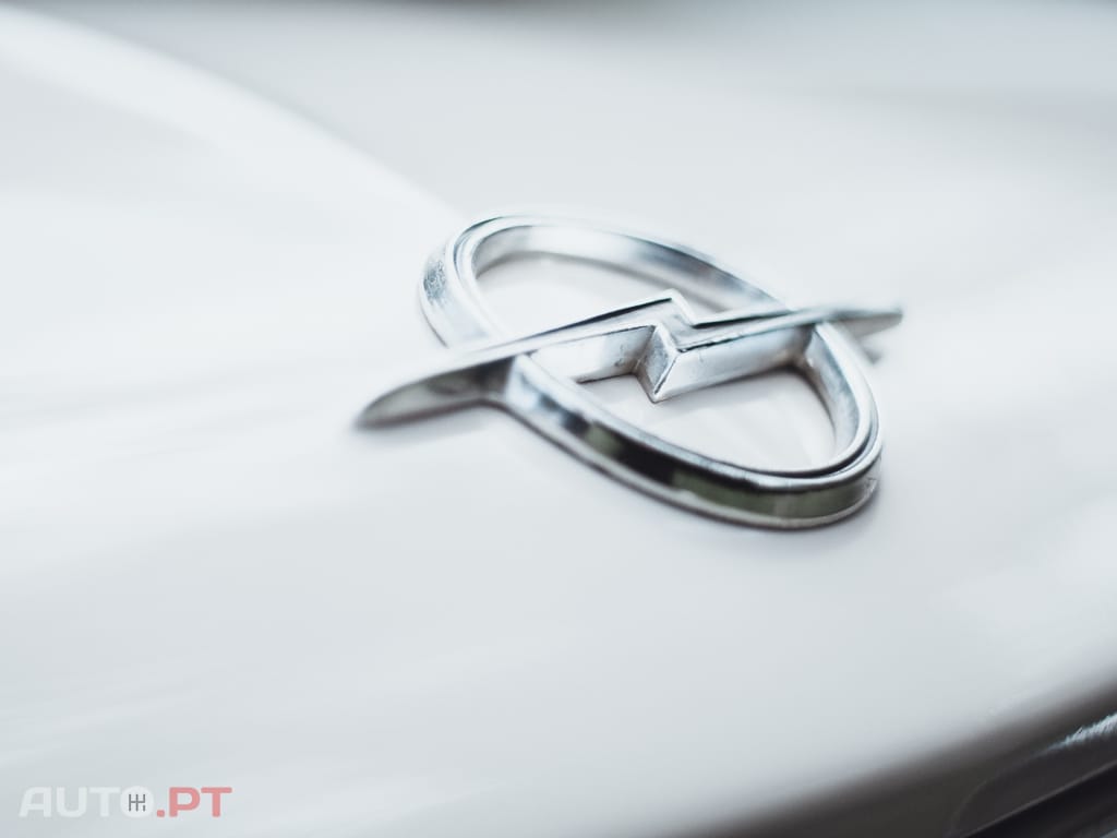 Opel Kadett Sedan 2 door 1.1