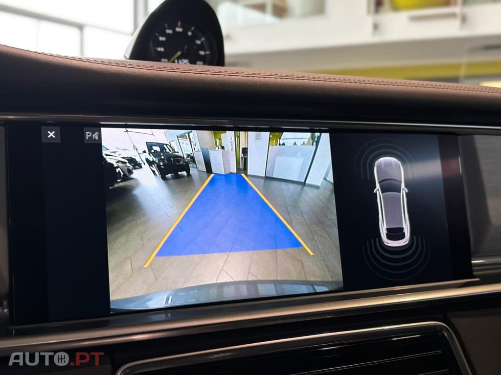 Porsche Panamera 4 E-Hybrid