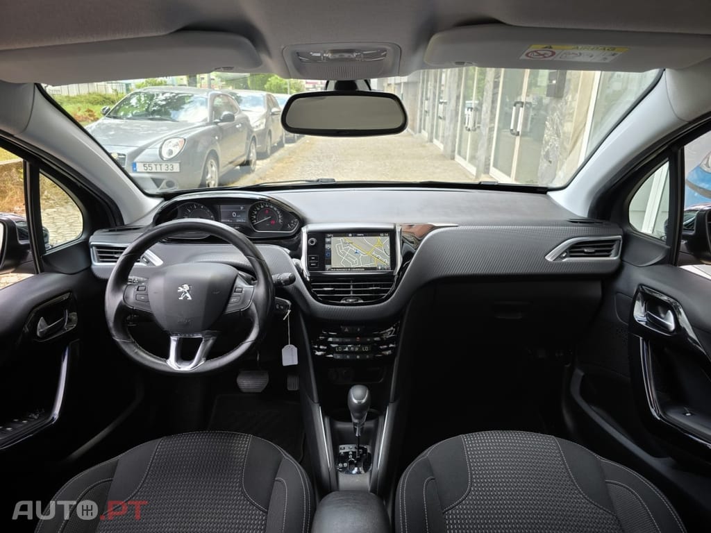 Peugeot 208 1.2 PureTech Allure EAT6