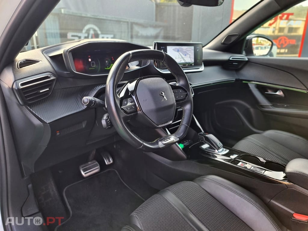Peugeot 2008 1.2 PureTech GT Pack EAT8