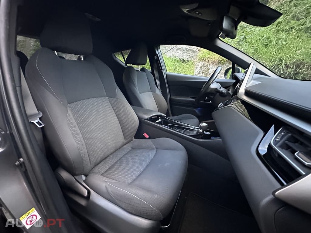 Toyota C-HR 1.8 Hybrid Lounge