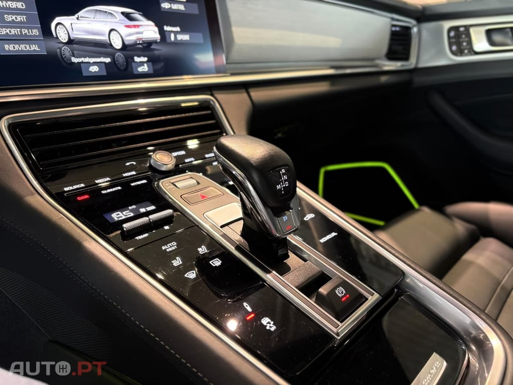 Porsche Panamera 4 E-Hybrid