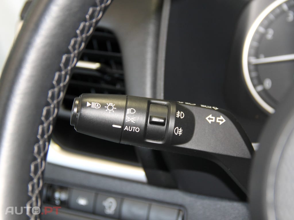 Nissan Qashqai 1.3 DIG-T Acenta — fotografia 17