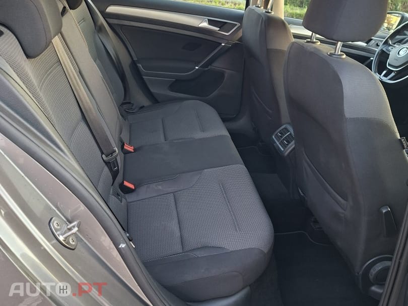 Volkswagen Golf 1.6 TDi GPS Edition DSG — fotografia 23