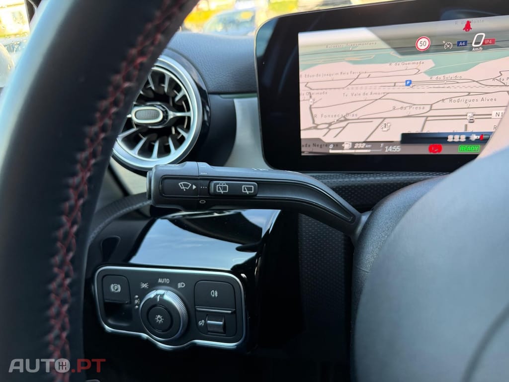 Mercedes-Benz A 250 e AMG Line