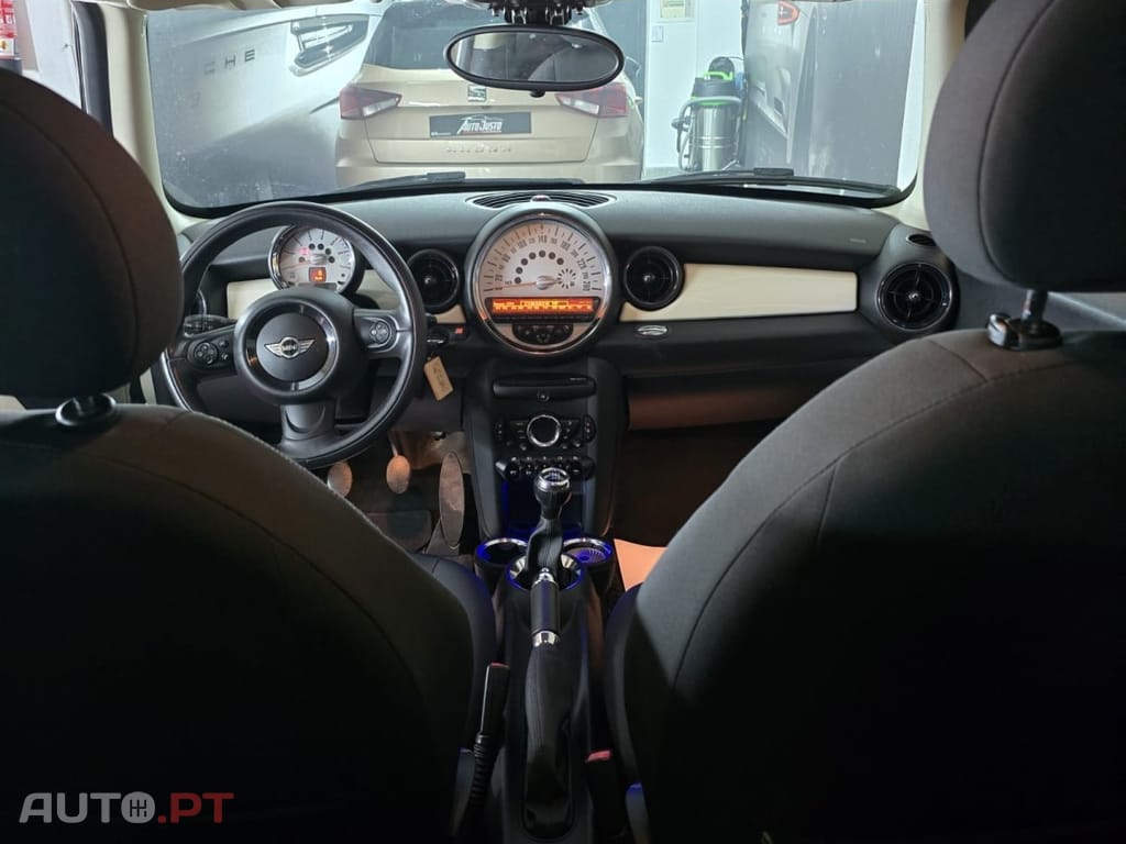 MINI Cooper Cooper D