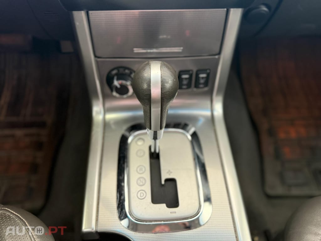 Nissan Navara 2.5 dCi CD LE Hi-Tech +P.Premium AT 4WD