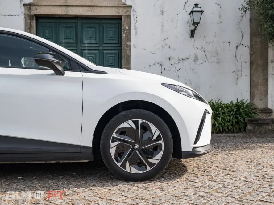 MG MG4 51 kWh Standard