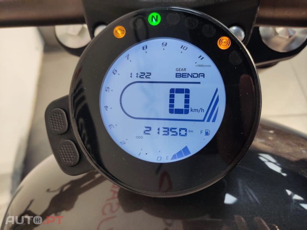 Keeway V302 C 302