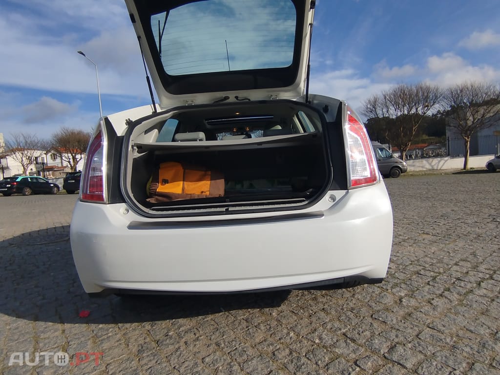 Toyota Prius Luxury