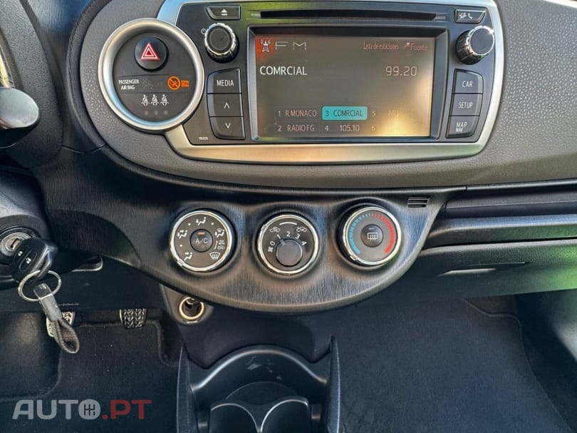 Toyota Yaris 1.33 VVT-i Sport+Navi