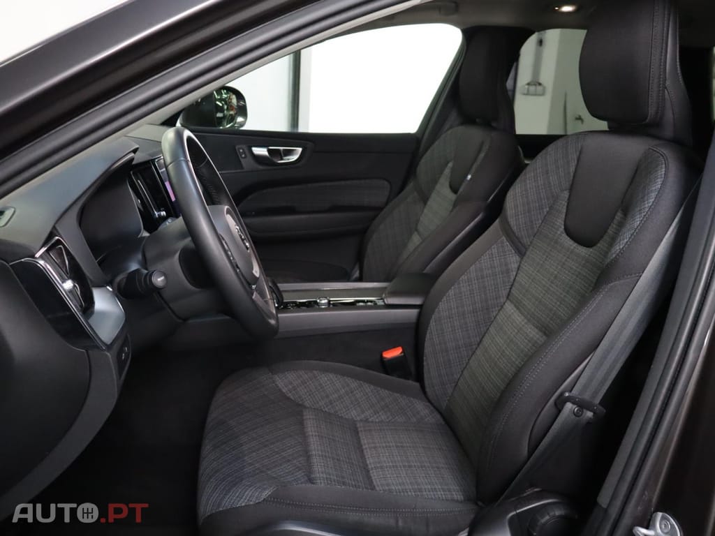 Volvo XC60 2.0 T6  AWD PHEV Core Auto