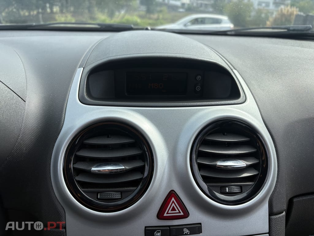 Opel Corsa 1.2 Enjoy