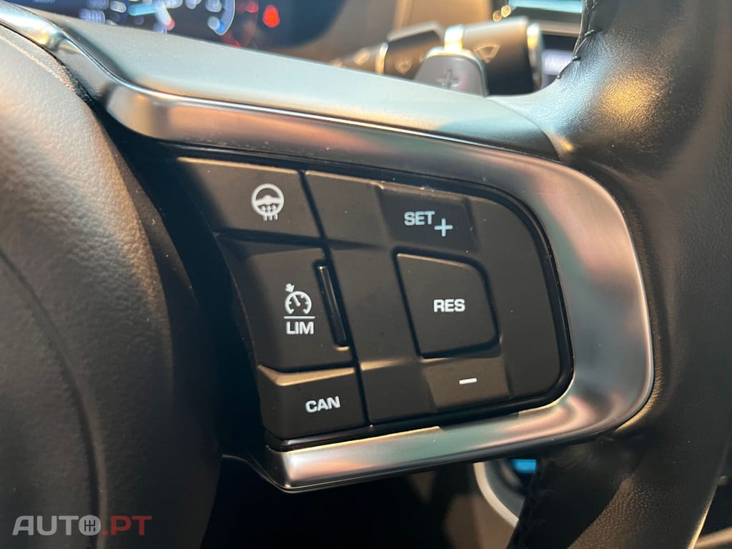 Jaguar XE 2.0D R-SPORT 180CV 